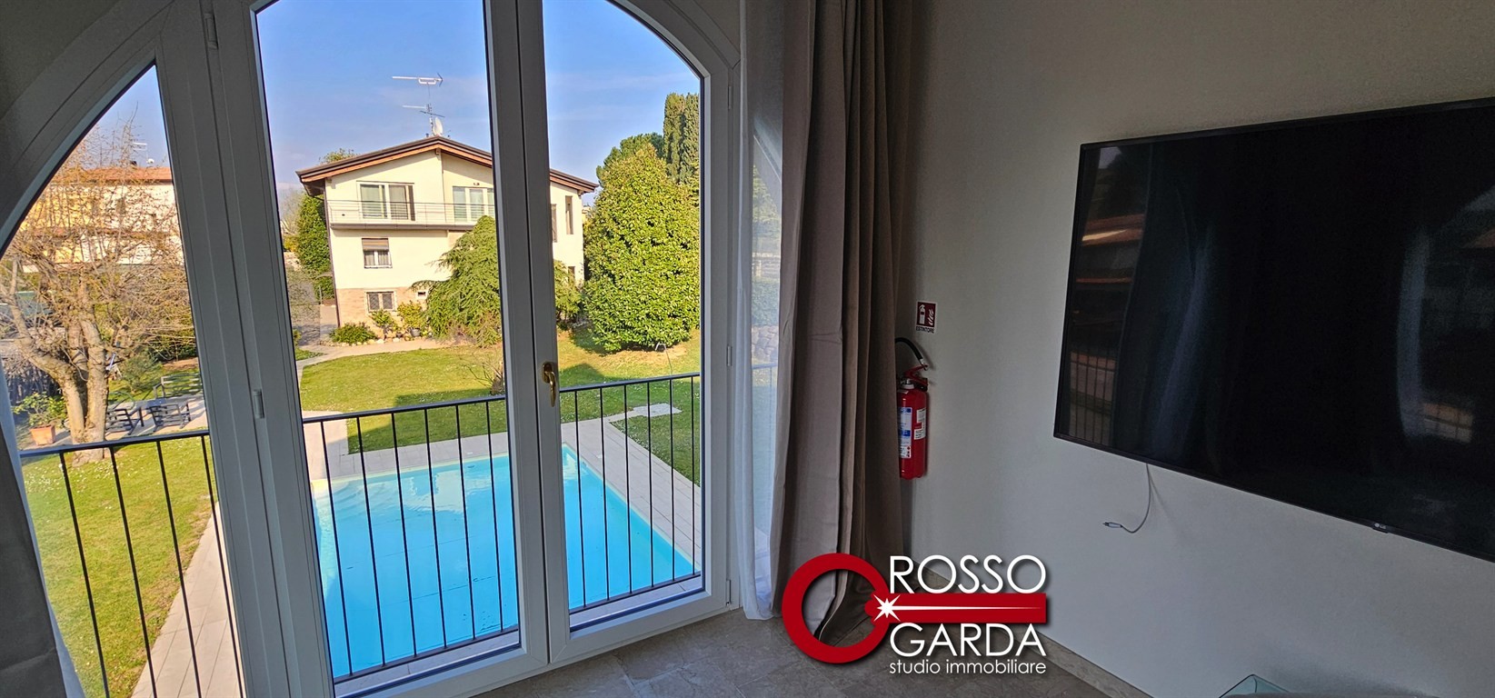 Recente appartamento Trilocale con ampio terrazzo in piccolo contesto con piscina – Moniga del Garda vendita